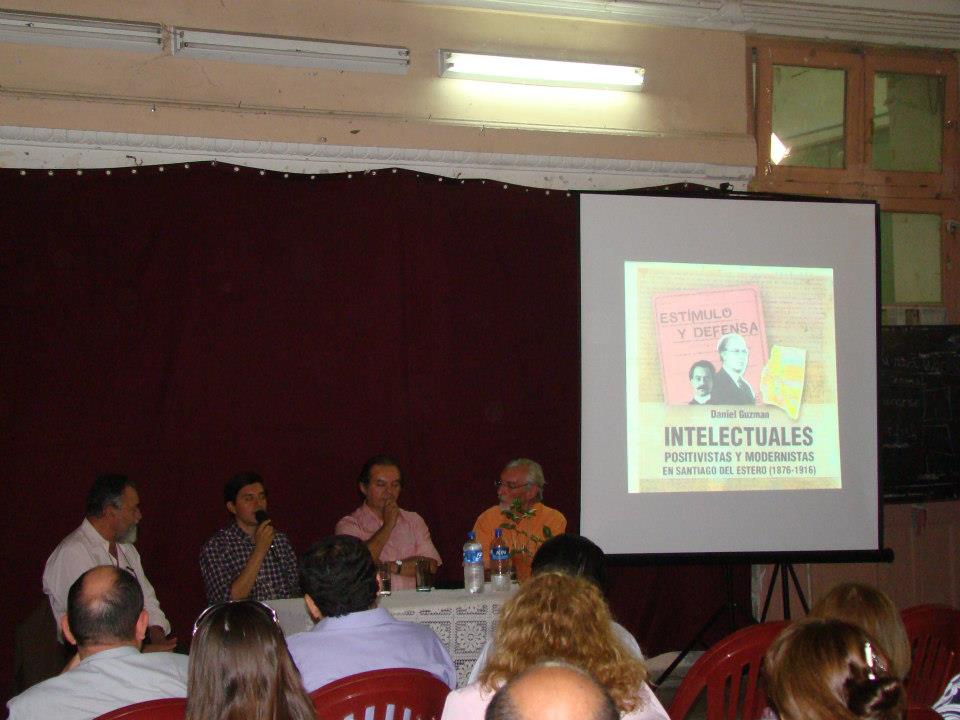 Mesa Panel que presento el libro de Mgter Daniel Guzman